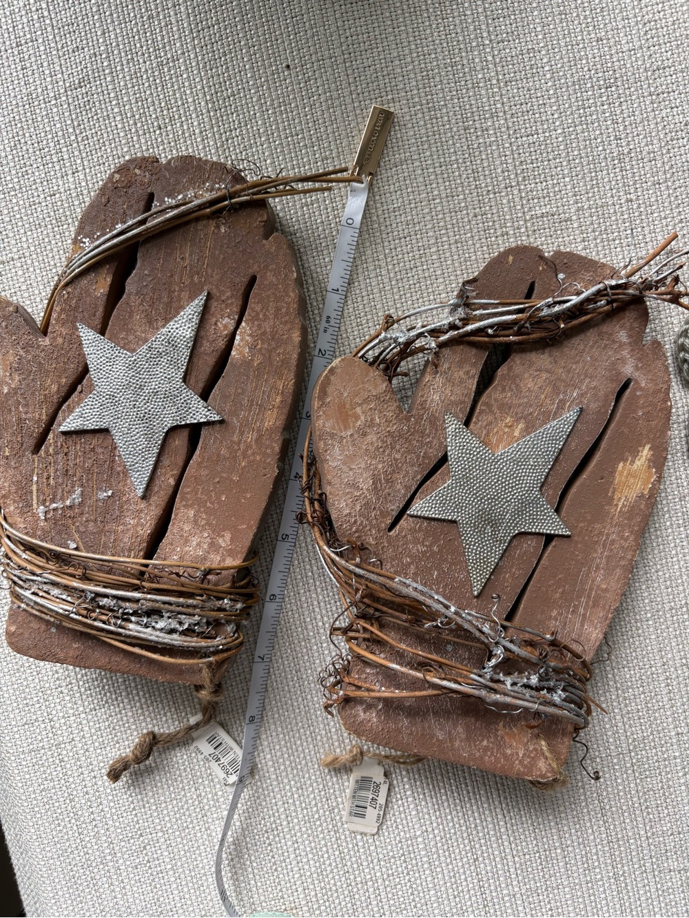 Pottery Barn Brown Rustic Wooden Mitten Wall Decor with Silver Star
